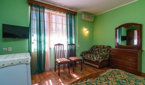 Люкс трехместный. Гостевой дом Лидия, Сочи, Адлер