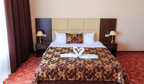 Люксдвухкомнатный двухместный (вид на море). Отель Калифорния, Геленджик