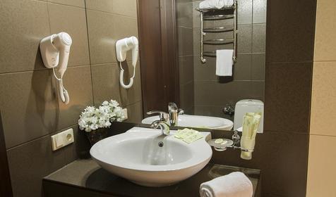 Люксдвухкомнатный двухместный (вид на море). Отель Калифорния, Геленджик