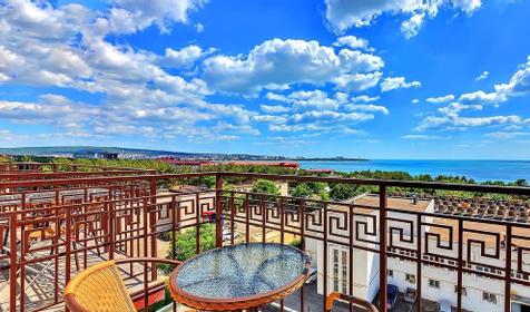 Люксдвухкомнатный двухместный (вид на море). Отель California (Калифорния), Геленджик