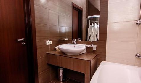 Люксдвухкомнатный двухместный (вид на море). Отель Калифорния, Геленджик