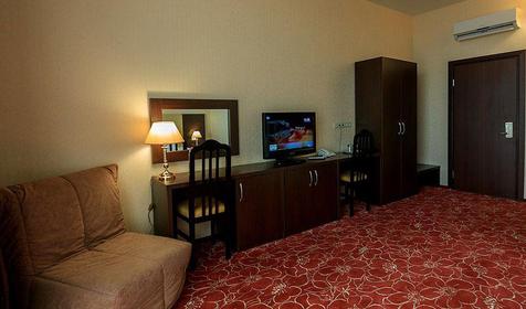 Стандарт с балконом и видом на горы. Отель Калифорния, Геленджик