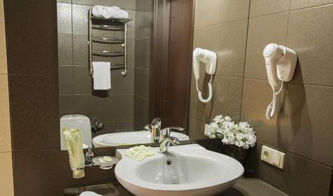 Стандарт с балконом и видом на горы. Отель Калифорния, Геленджик