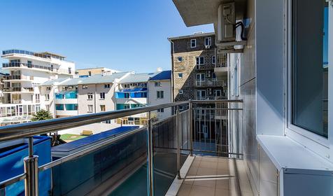 Стандарт плюс двухместный, вид на бассейн. Отель Мишель, Анапа