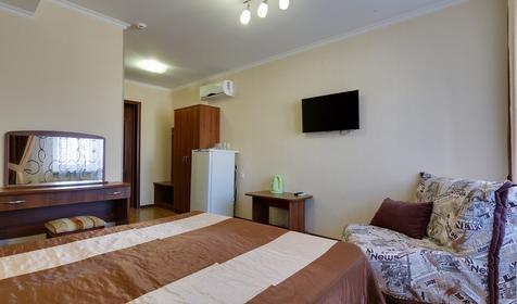 Стандарт двухместный, вид на бассейн. Отель Мишель, Анапа