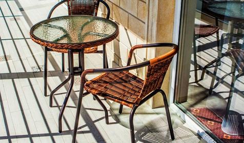 Люкс двухкомнатный четырехместный с балконом (вид на окрестности)