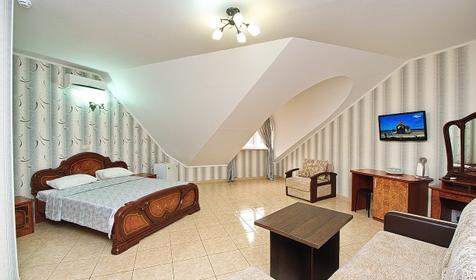 Полулюкс пятиместный без балкона, 5 этаж