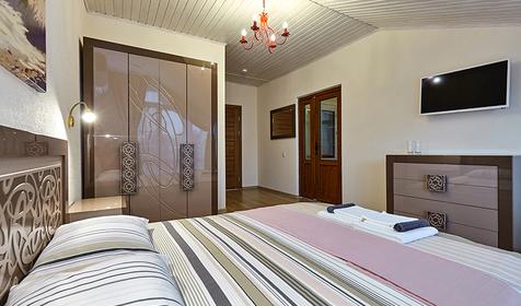 Семейный улучшенный трехкомнатный четырехместный с двумя санузлами. Отель Золотой фазан, Темрюк, Кучугуры