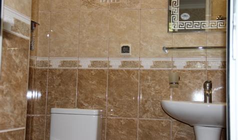 Трехместный