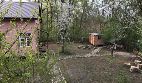 Романтик у реки