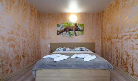 Двухкомнатный люкс с кухней-гостиной и балконом (вид на море)