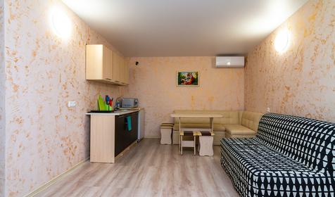 Двухкомнатный люкс с кухней-гостиной и балконом (вид на море)