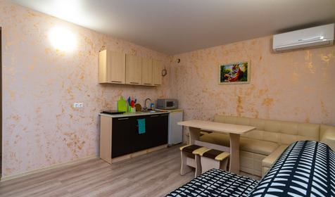 Двухкомнатный люкс с кухней-гостиной и балконом (вид на море)