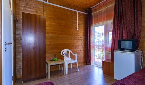 Трехместная мансарда. Гостевой дом Виктория, Туапсе, Дедеркой