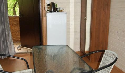 Трехместный в деревянном доме