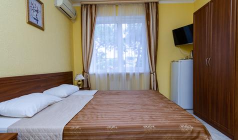 Трех-четырехместный евростандарт. Гостевой дом Аквамарин, г. Геленджик