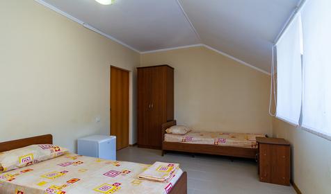 Трехместный стандарт эконом. Гостевой дом Солнечный берег, Анапа, Сукко