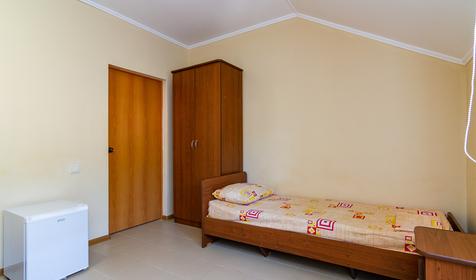 Трехместный стандарт эконом. Гостевой дом Солнечный берег, Анапа, Сукко