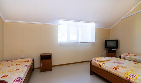 Трехместный стандарт эконом. Гостевой дом Солнечный берег, Анапа, Сукко