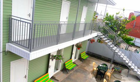 На Набережной