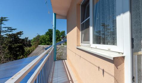 Трехместный с удобствами и балконом