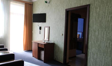 Двухместный двухкомнатный номер. Отель Корсар, г. Сочи, Адлерский район