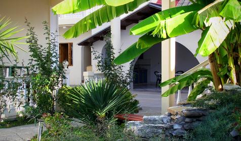 Гостевой дом Lazur Guest House (Лазурь), Сочи, Адлер