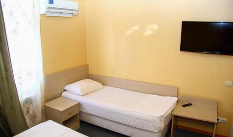 Стандарт четырехместный. Гостевой дом Лазурь, Сочи, Адлер