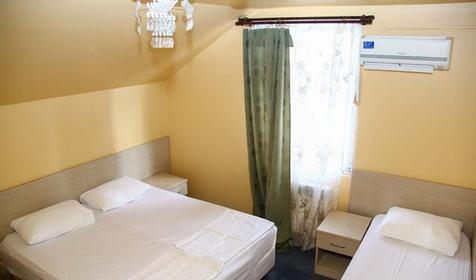 Стандарт четырехместный. Гостевой дом Лазурь, Сочи, Адлер