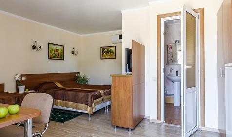 Двухместный семейный улучшенный. Пансионат Виктория, Геленджик, Кабардинка