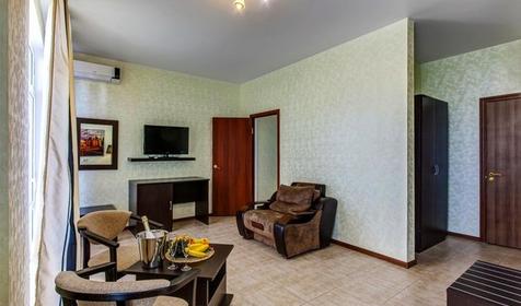 Четырехместный двухкомнатный стандарт с балконом. Гостевой дом Dolche Vita, г. Геленджик, мкр. Голубая бухта