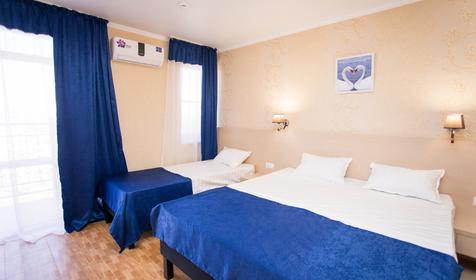 Трехместный стандарт с балконом