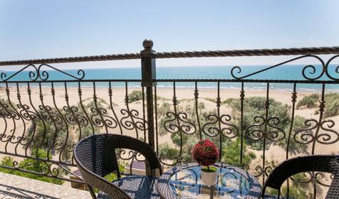 Пятиместный люкс с балконом и видом на море