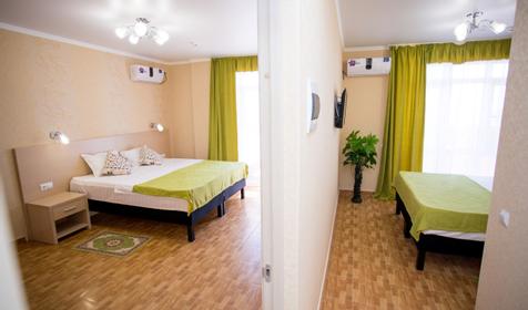 Четырехместный семейный с балконом и видом на море