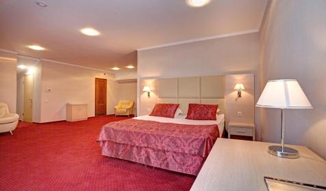 Трехместный супериор. Гостиничный комплекс Дельмонт, Анапа, Сукко