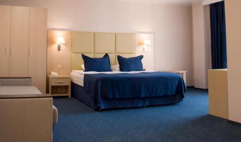 Трехместный супериор. Гостиничный комплекс Дельмонт, Анапа, Сукко