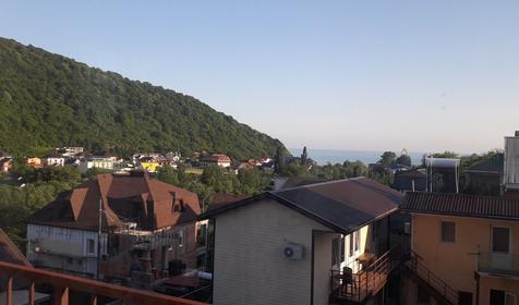 Трехместный стандарт с балконом в четырехэтажном корпусе