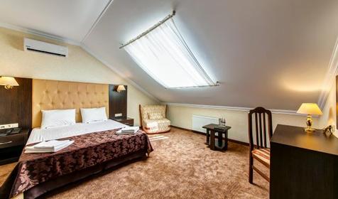 Стандарт двухместный мансардный. Отель Oscar (Оскар). Геленджик