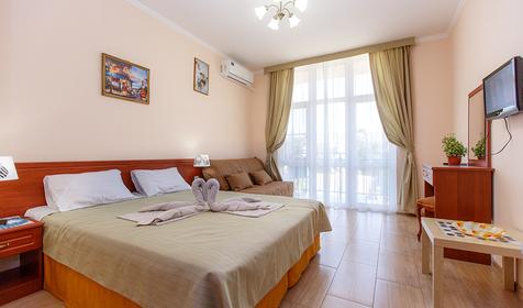 Четырехместный полулюкс с балконом