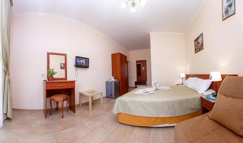 Четырехместный полулюкс с балконом