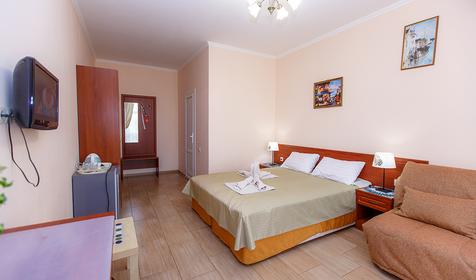 Четырехместный полулюкс с балконом