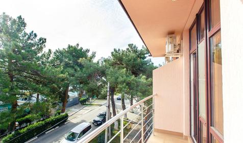 Четырехместный полулюкс с балконом