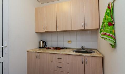 Студия пятиместная с мини-кухней