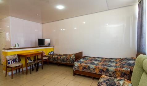 Четырехместный с удобствами. Гостевой дом Лазурит, Адлер