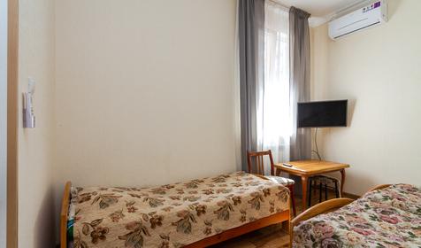 Эконом улучшенный трехместный. Гостевой дом Лазурит, Адлер