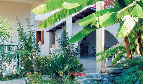 Частная гостиница Lazur Guest House (Lazur Guest House (Лазурь)), Сочи, Адлер