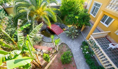 Частная гостиница Lazur Guest House (Lazur Guest House (Лазурь)), Сочи, Адлер