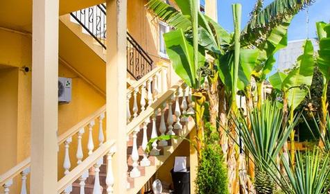 Частная гостиница Lazur Guest House (Lazur Guest House (Лазурь)), Сочи, Адлер