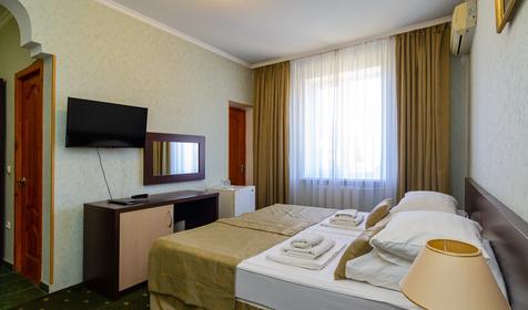 Семейный однокомнатный. Отель Шарм, г. Адлер