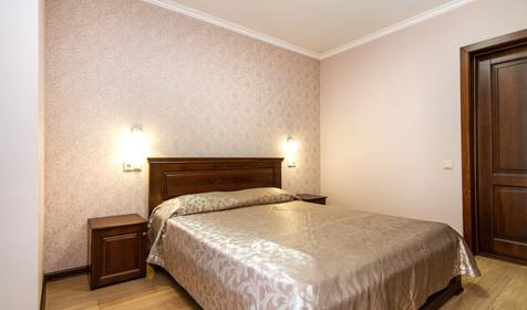 Двухместный полулюкс с видом на бассейн. Гостевой дом Юг, Туапсинский район, п. Небуг